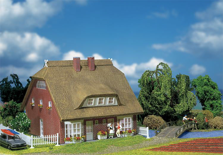 H0 Faller 130250 - Dwelling house with reeds-thatch roof