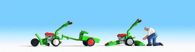 H0 Noch 16758 - Scythe Mower &amp;amp; Accessory, with figure