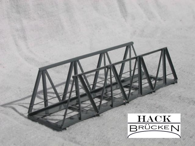 Z Hack 40050 - Metal bridge with barriers. Model VZ7